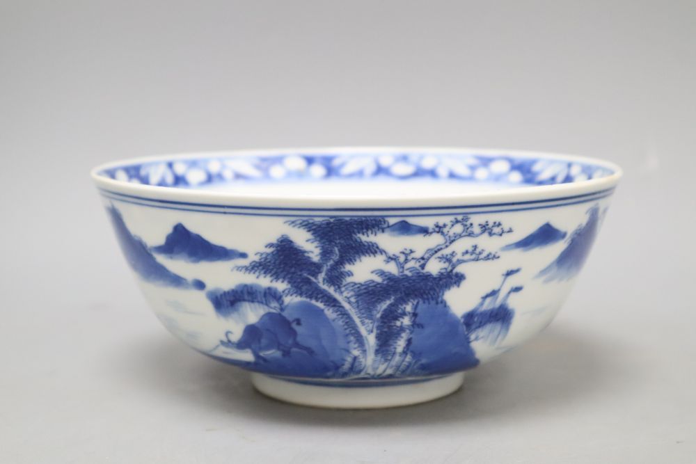 A 19th century Chinese blue and white bowl, diameter 18cm
